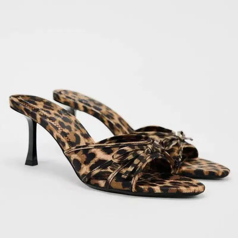 Sandalias de tacón alto delgado para mujer – elegantes y versátiles