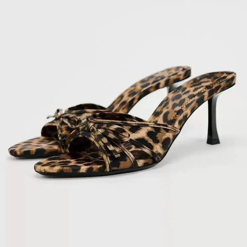 Sandalias de tacón alto delgado para mujer – elegantes y versátiles