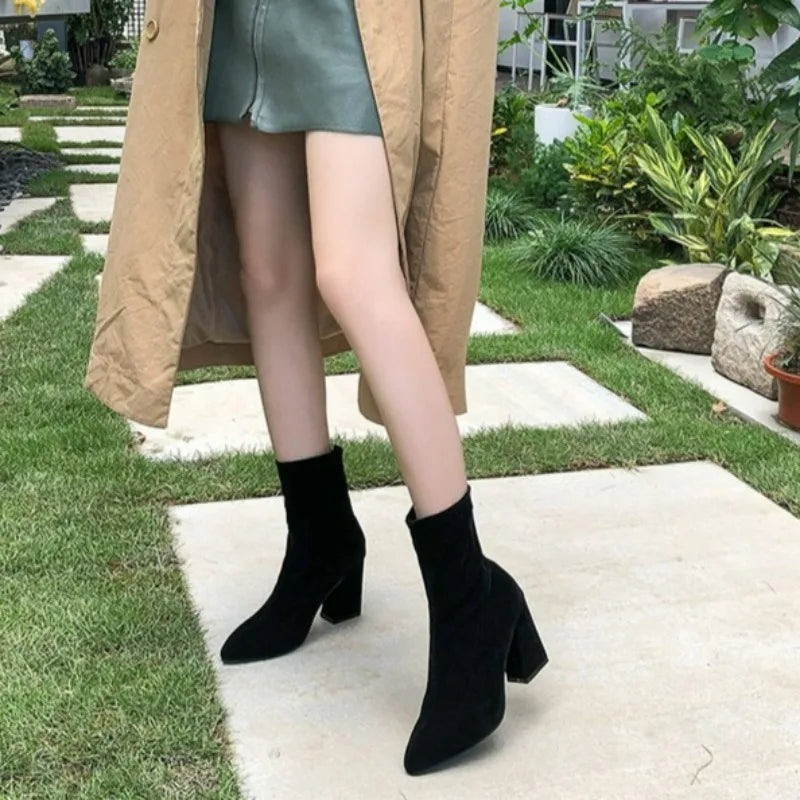 Botines elegantes de ante para mujer – Chelsea con tacón alto