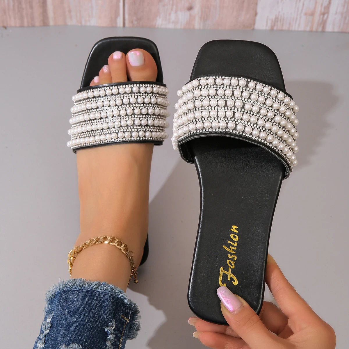Sandalias planas elegantes para mujer - Decoradas con perlas y brillantes