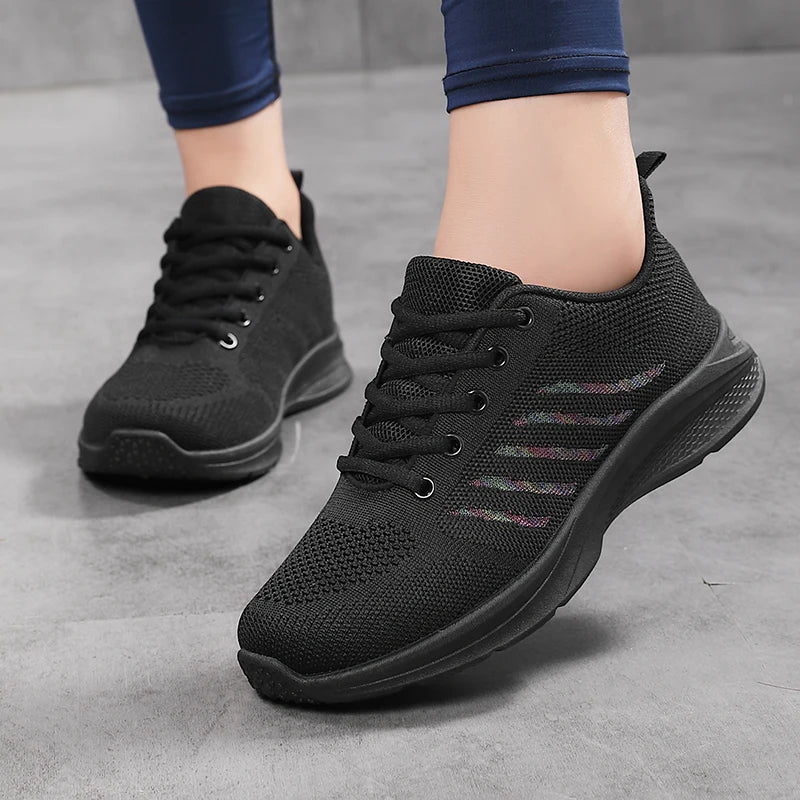 Zapatos deportivos de mujer – mocasines de malla con cuña ligera.