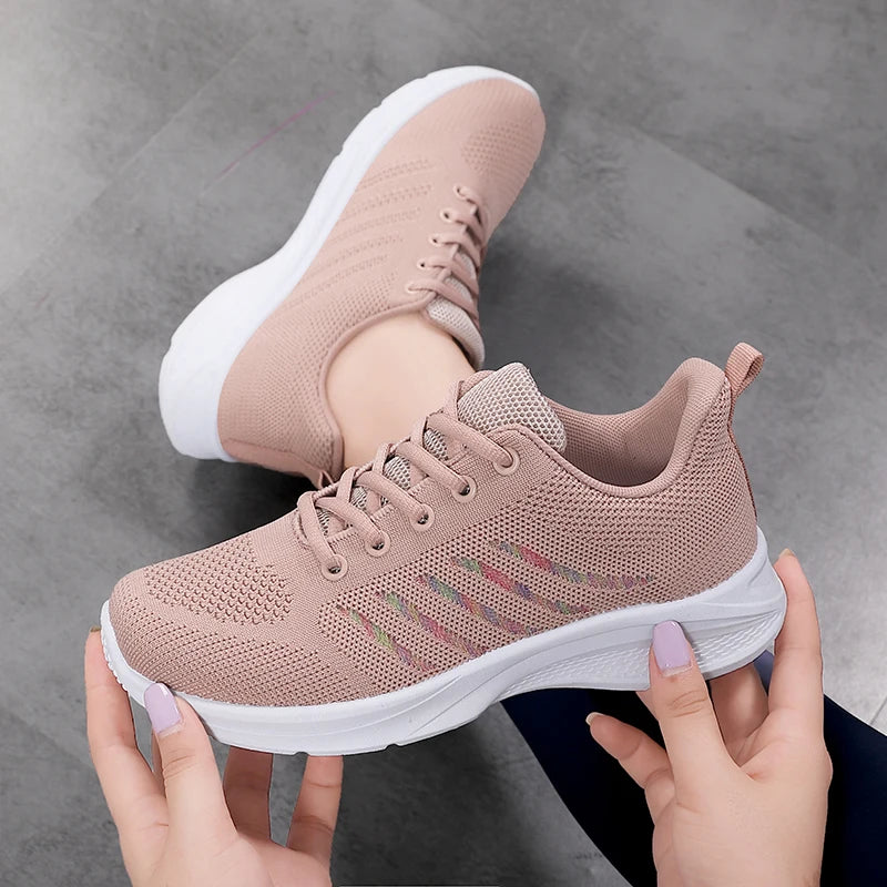 Zapatos deportivos de mujer – mocasines de malla con cuña ligera.