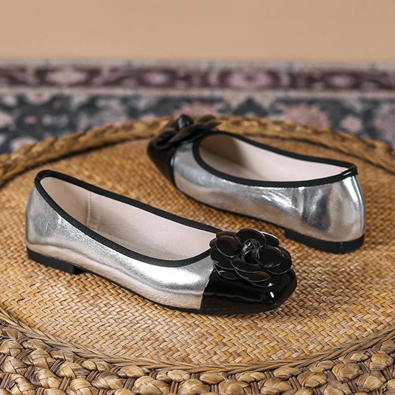 Zapatos planos de mujer con camelia y punta cuadrada – Estilo elegante y cómodo