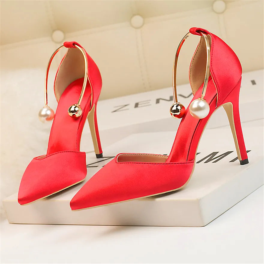 Zapatos de fiesta de seda suave | Tacones altos puntiagudos con detalle de perla.