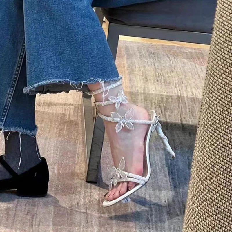 Sandalias de lujo con adornos de cristal y detalle de mariposa para mujer
