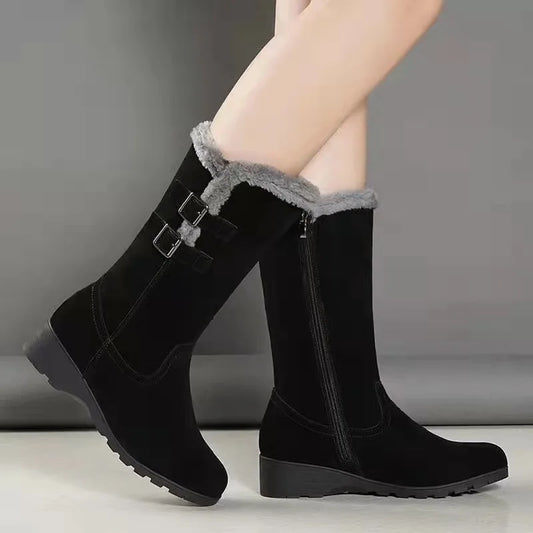 Botas de gamuza con felpa cálida para mujer. Diseño cómodo de caña media, resistentes y modernas