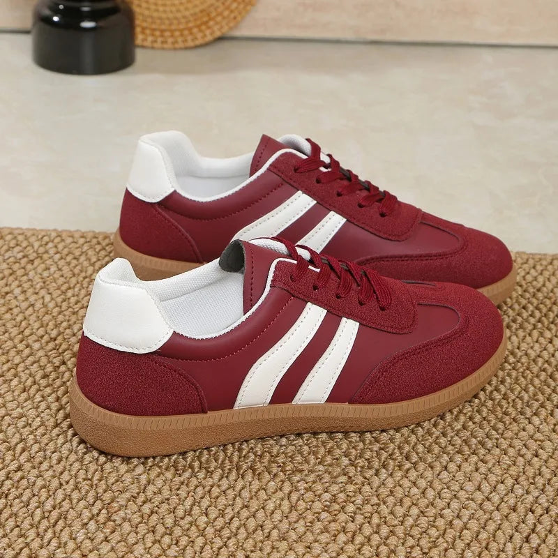 Tenis rojos para mujer – estilo retro casual y deportivo.