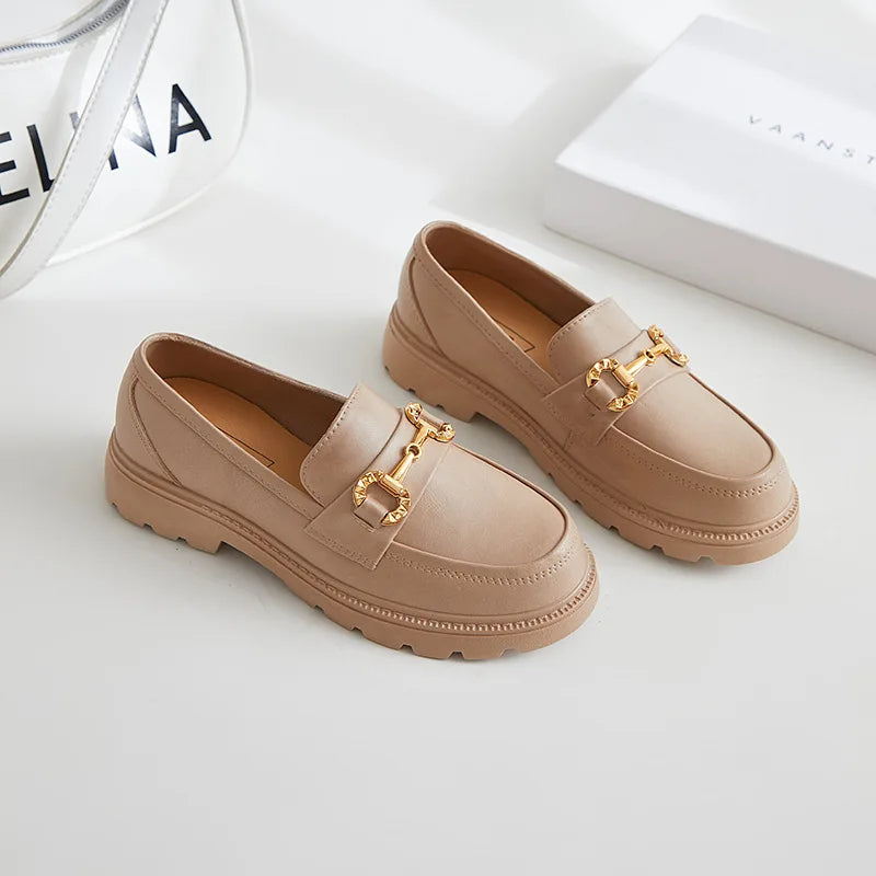 Zapatos mocasines de mujer cómodos | Flats con suela gruesa y hebilla metálica de moda.