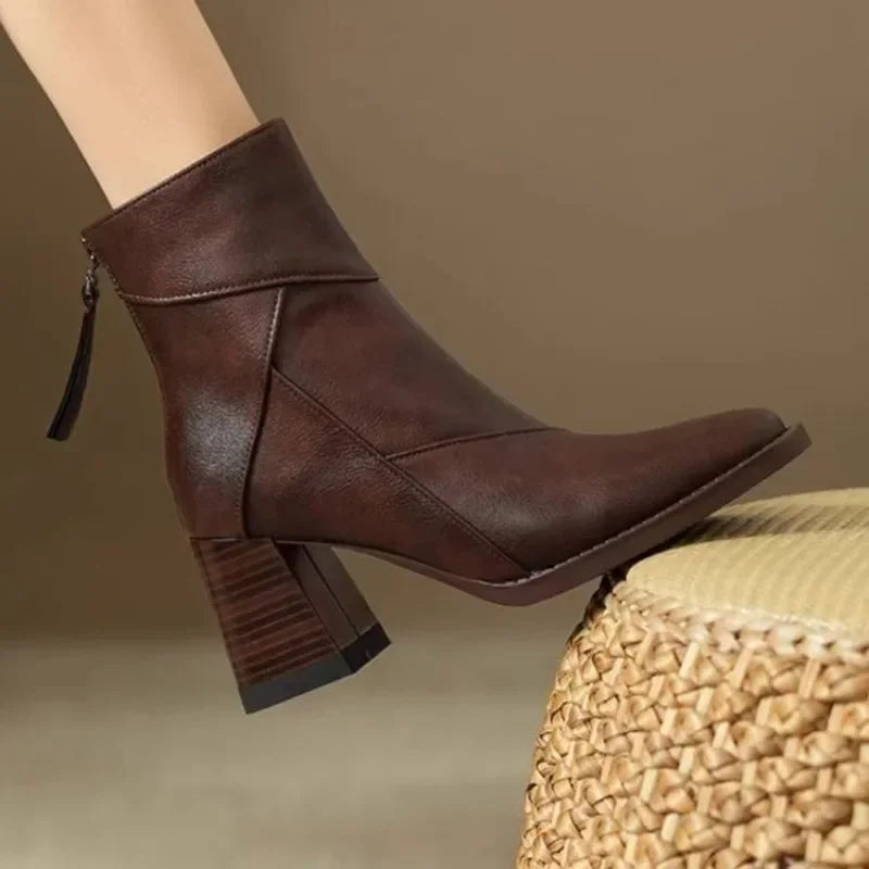 Botines Chelsea para mujer con tacón medio y punta estrecha. Elegantes, modernos y versátiles