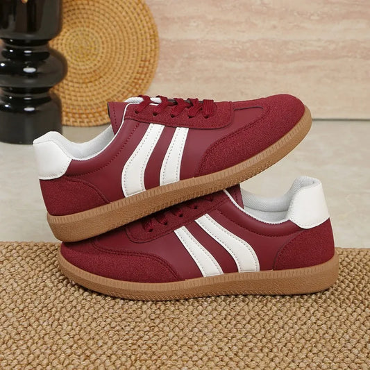 Tenis rojos para mujer – estilo retro casual y deportivo.