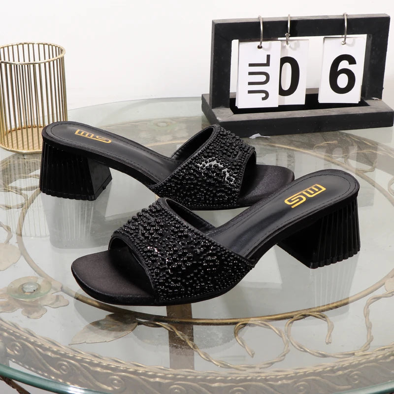 Sandalias de tacón grueso elegantes para mujer