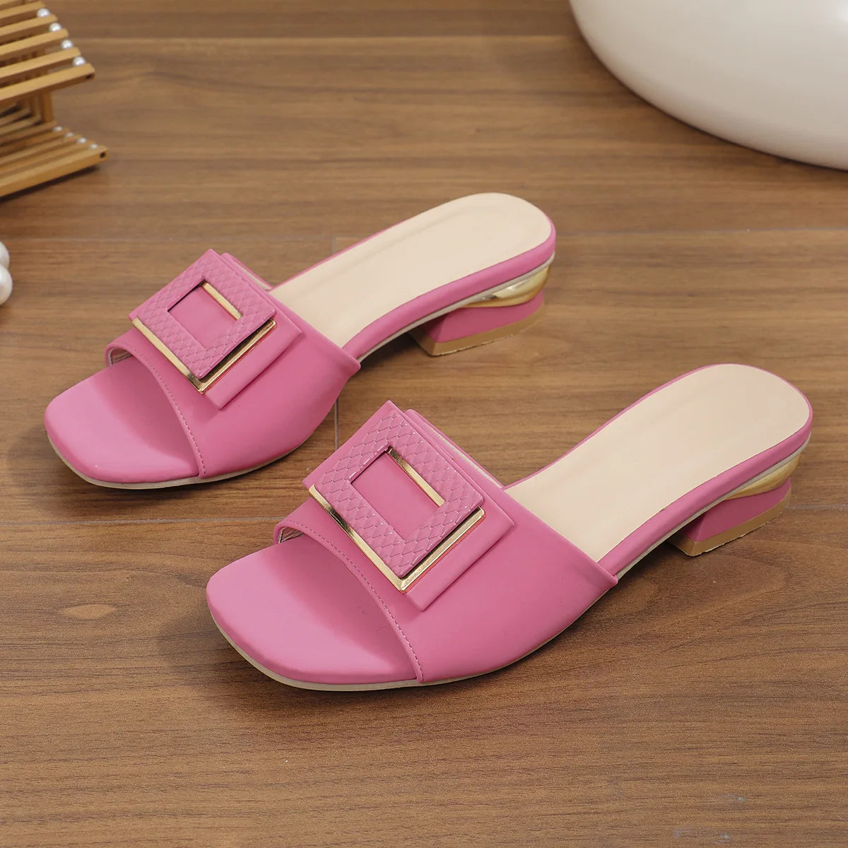 Sandalias femeninas antideslizantes de tacón bajo – Estilo chic y versátil