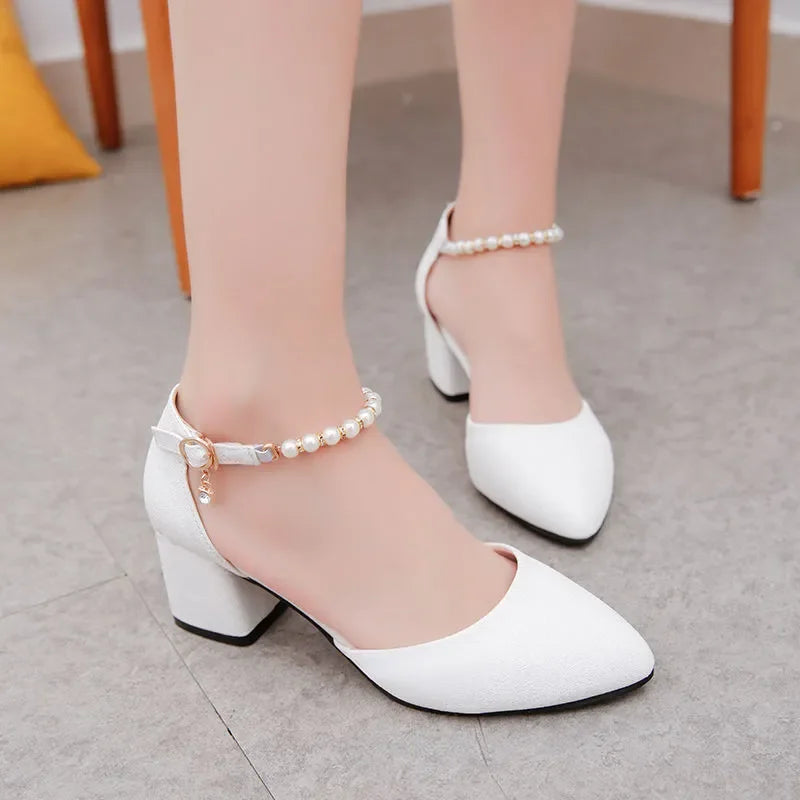 Zapatos de tacón cuadrado con perlas – elegantes y cómodos para mujer