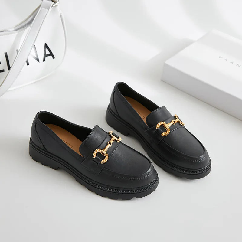 Zapatos mocasines de mujer cómodos | Flats con suela gruesa y hebilla metálica de moda.