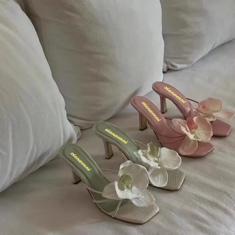 Sandalias de tacón alto con flor – Zapatos de verano elegantes para mujer 2025