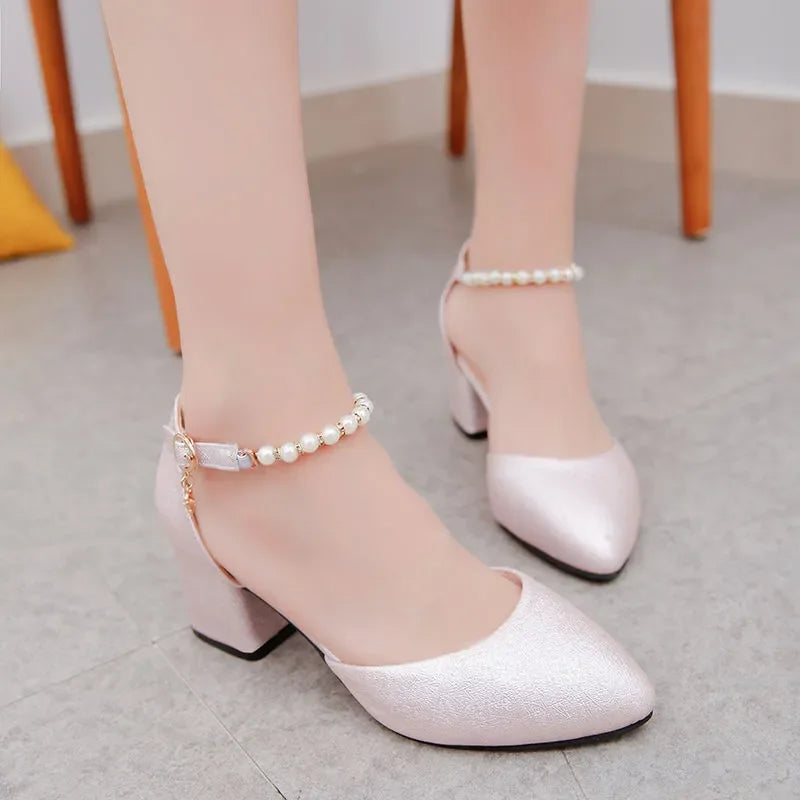 Zapatos de tacón cuadrado con perlas – elegantes y cómodos para mujer