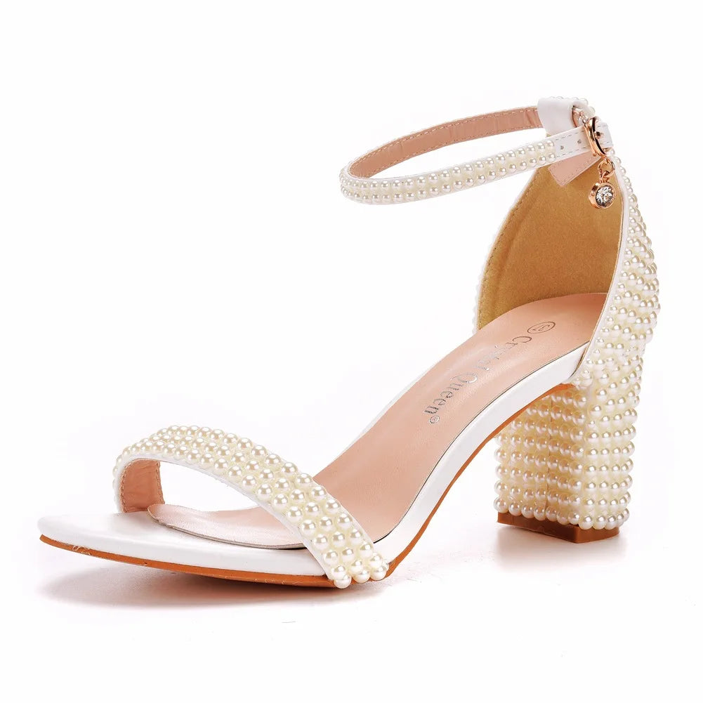 Zapatos de novia 2025 – Sandalias elegantes de tacón alto con perlas blancas