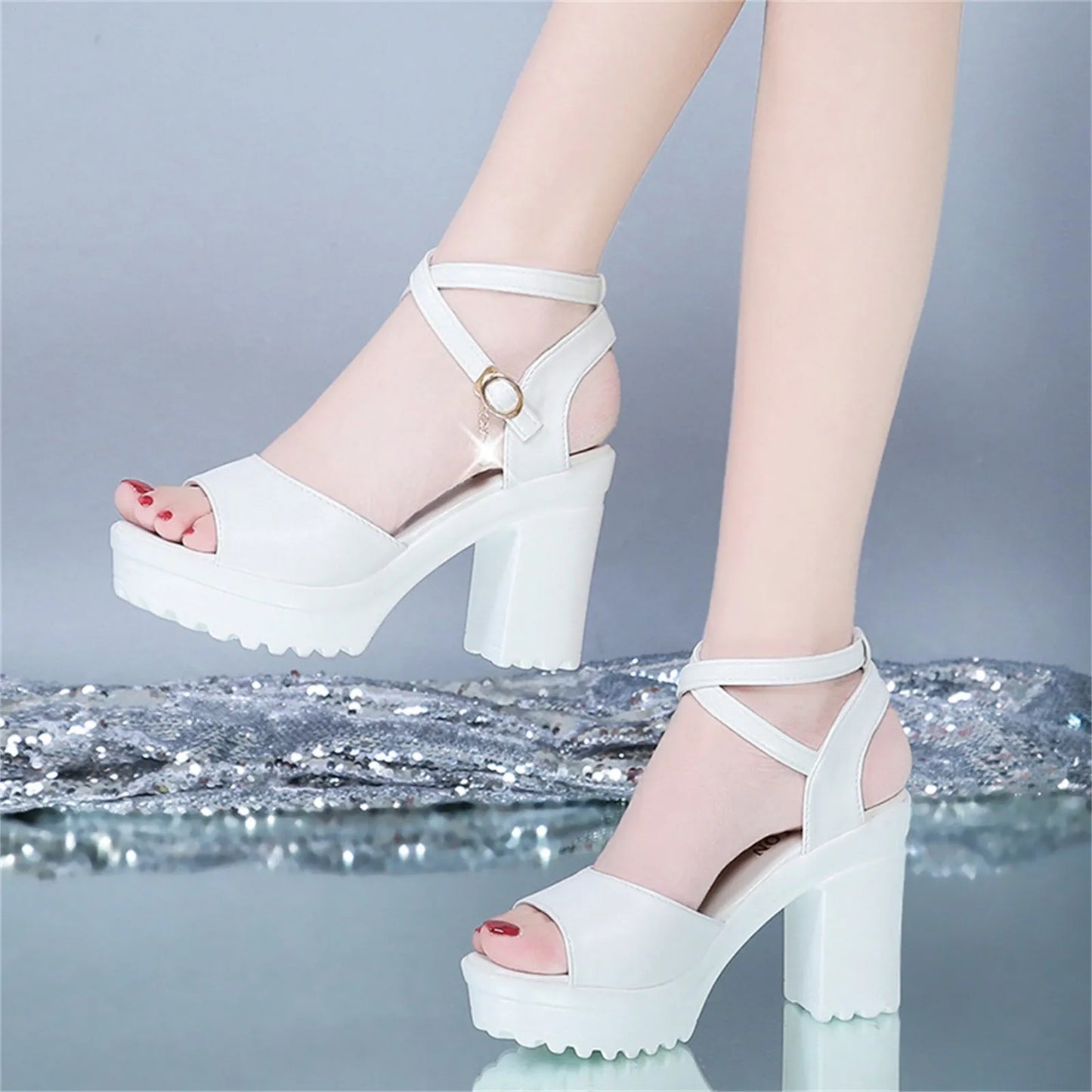 Sandalias de Plataforma con Tacón Alto y Punta Abierta – Estilo Moderno