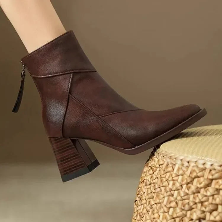 Botines Chelsea para mujer con tacón medio y punta estrecha. Elegantes, modernos y versátiles