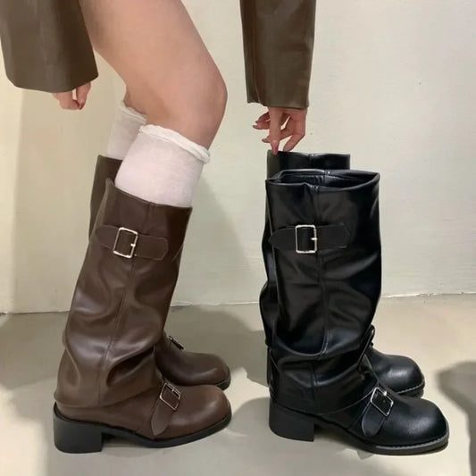 Botas góticas de mujer hasta la rodilla – plataforma y tacón grueso.