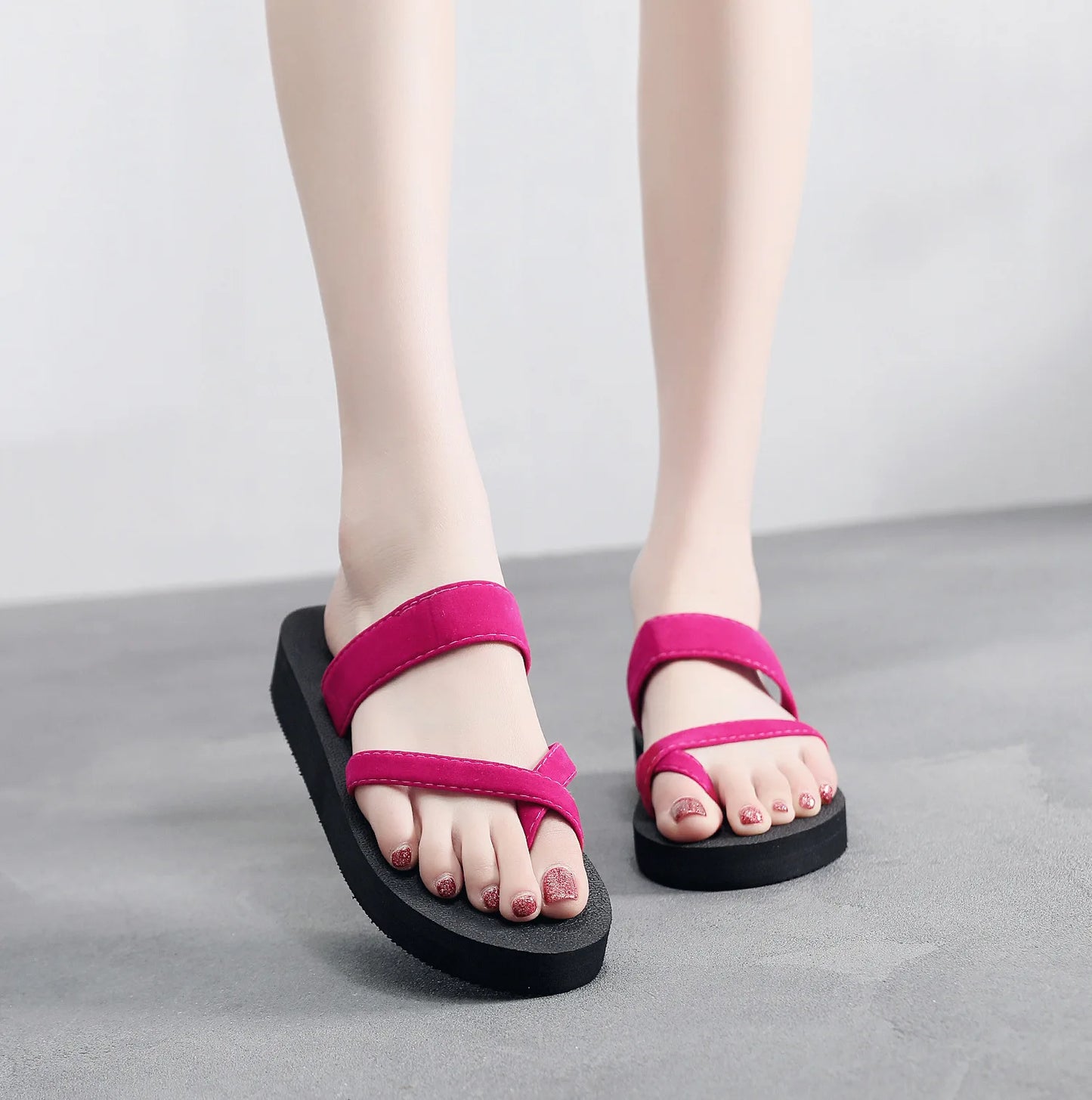 Sandalias de verano para mujer - Chanclas cómodas planas de playa y casa.
