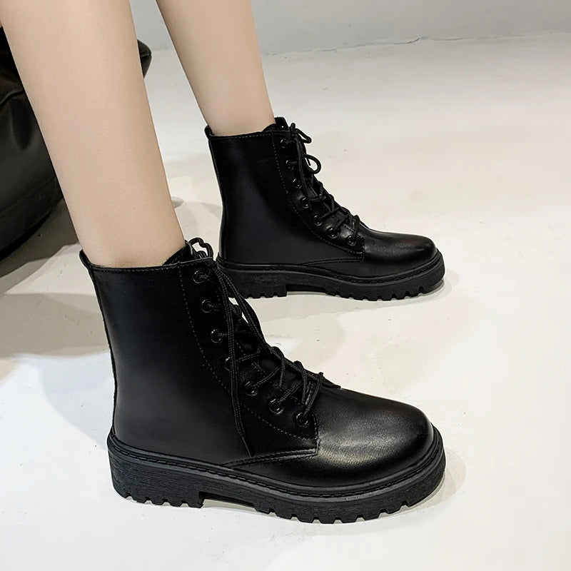 Botas casuales de mujer – modernas y de terciopelo.