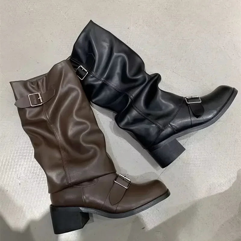 Botas góticas de mujer hasta la rodilla – plataforma y tacón grueso.