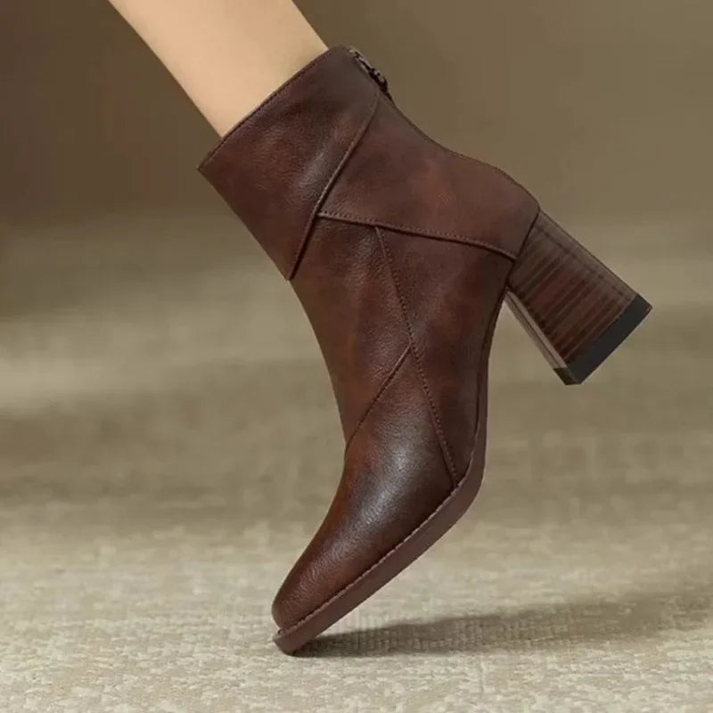 Botines Chelsea para mujer con tacón medio y punta estrecha. Elegantes, modernos y versátiles