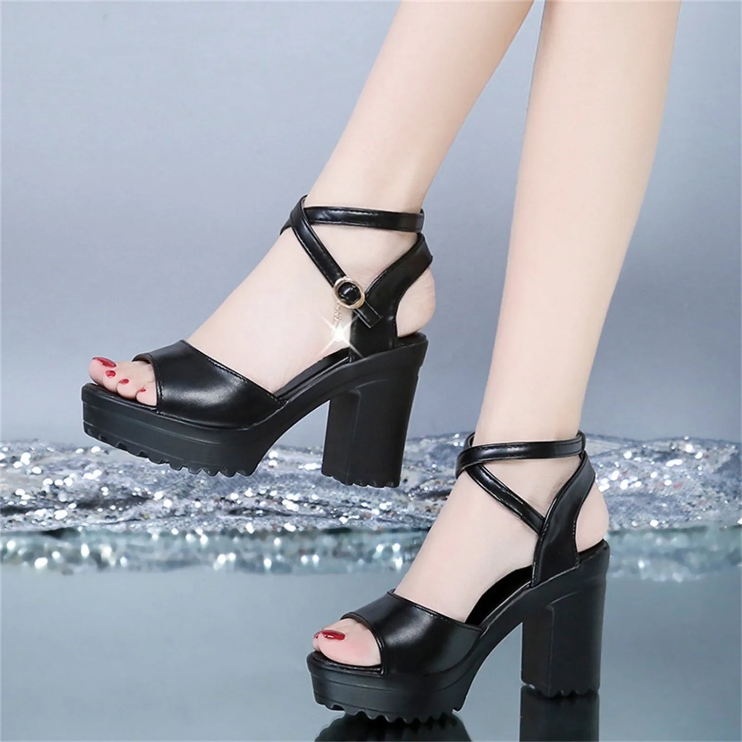 Sandalias de Plataforma con Tacón Alto y Punta Abierta – Estilo Moderno