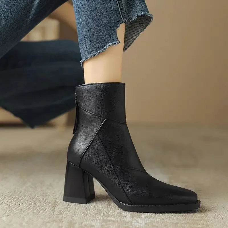 Botines Chelsea para mujer con tacón medio y punta estrecha. Elegantes, modernos y versátiles