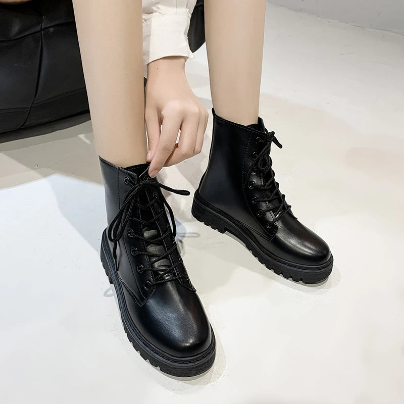 Botas casuales de mujer – modernas y de terciopelo.