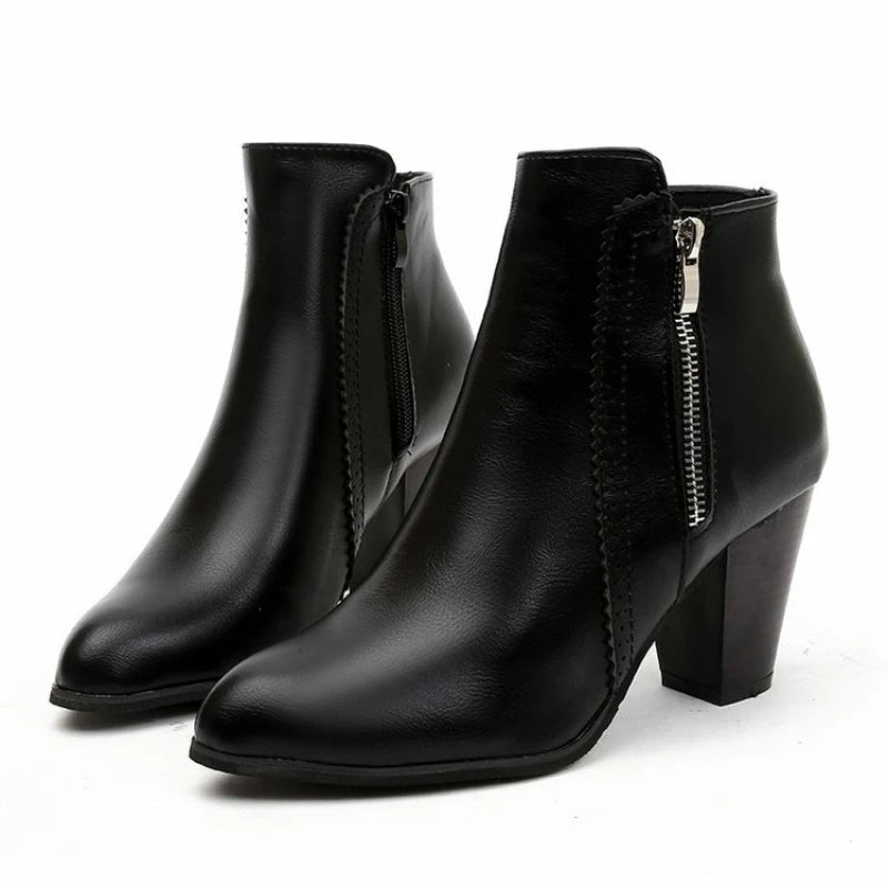 Botines de mujer con tacón grueso – cómodos, modernos y con cremallera.