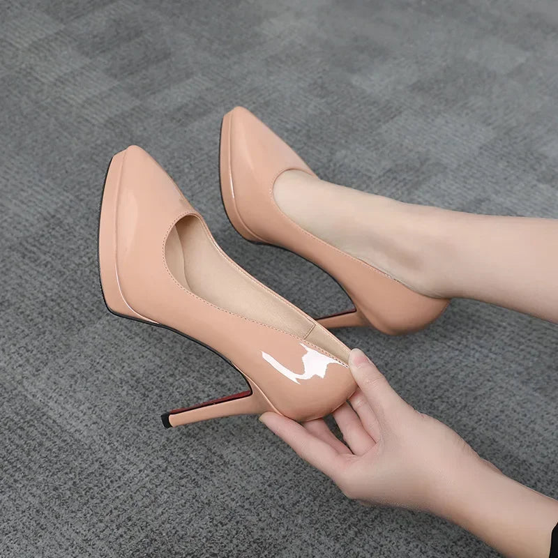 Stilettos clásicos para mujer - Tacones de charol con punta afilada y diseño sexy.