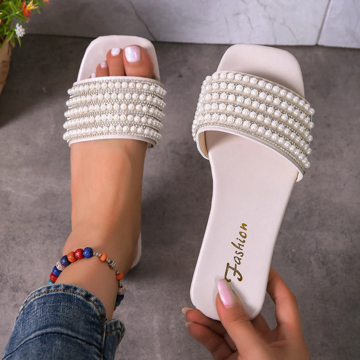 Sandalias planas elegantes para mujer - Decoradas con perlas y brillantes