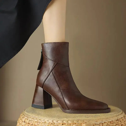 Botines Chelsea para mujer con tacón medio y punta estrecha. Elegantes, modernos y versátiles