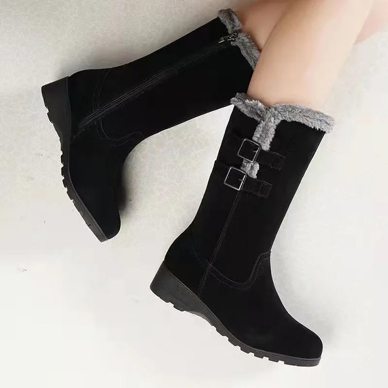 Botas de gamuza con felpa cálida para mujer. Diseño cómodo de caña media, resistentes y modernas