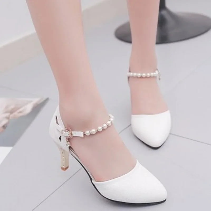 Zapatos de tacón cuadrado con perlas – elegantes y cómodos para mujer
