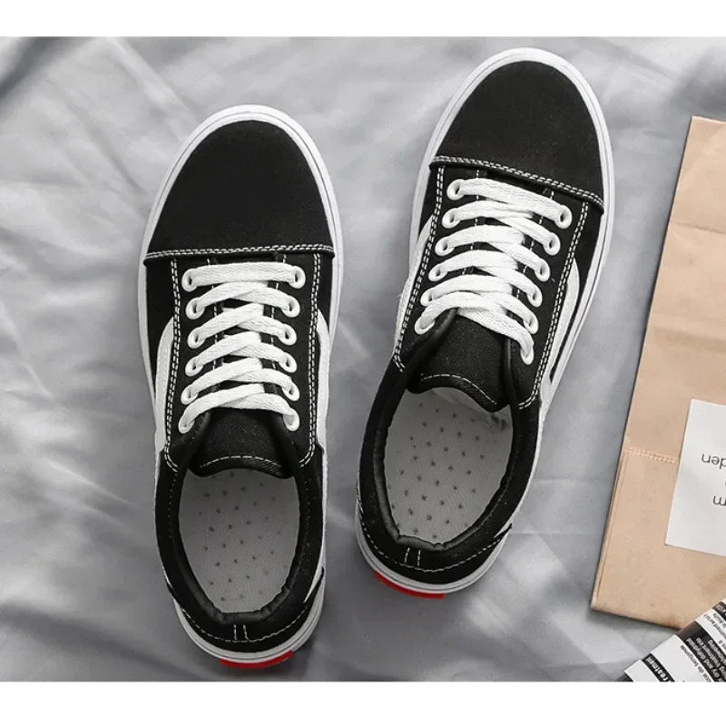 Zapatillas negras con blanco casuales – tenis básicos para mujer