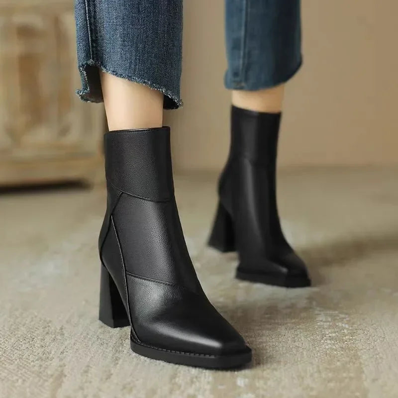 Botines Chelsea para mujer con tacón medio y punta estrecha. Elegantes, modernos y versátiles