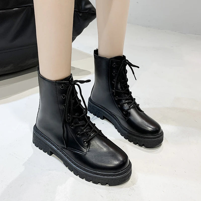 Botas casuales de mujer – modernas y de terciopelo.