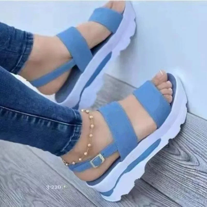Sandalias de Plataforma con Suela Gruesa y Correa – Estilo Casual de Verano