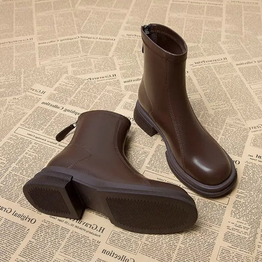 Botines cortos vintage para mujer con tacón bajo y cremallera trasera. Elegantes, cómodos y versátiles