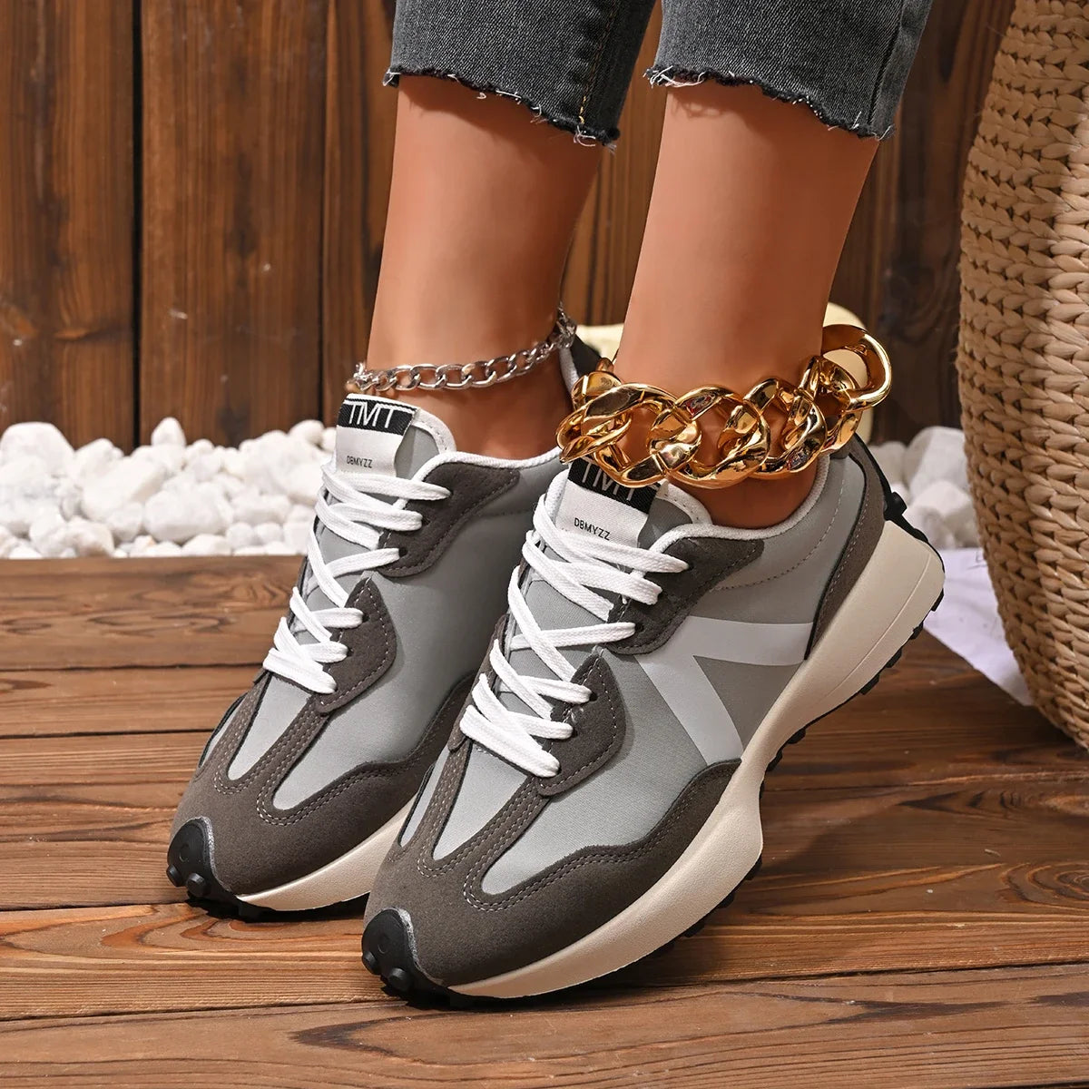 Zapatillas deportivas para mujer – casuales, cómodas y de alta calidad