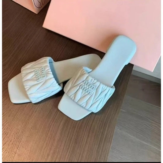 Zapatos de mujer cómodos y elegantes - punta cuadrada y tacón grueso